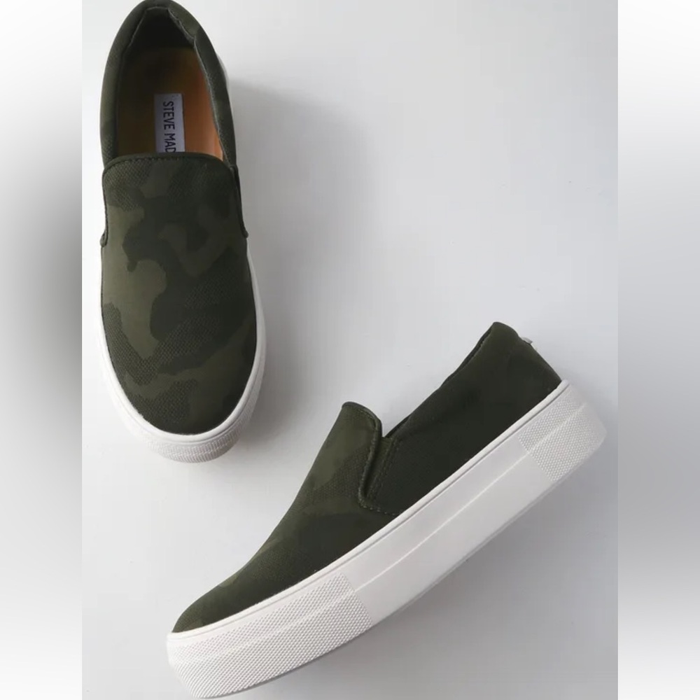 Steve Madden Green Camouflage Sneakers